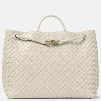 Bottega Veneta Tote Andiamo Large aus Leder in Weiß