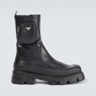 Prada Ankle Boots aus Leder in Schwarz